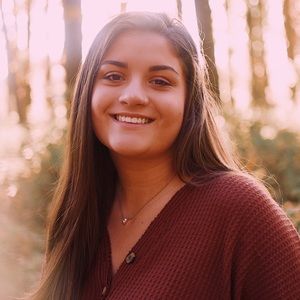 Meet your Posher, Emilie